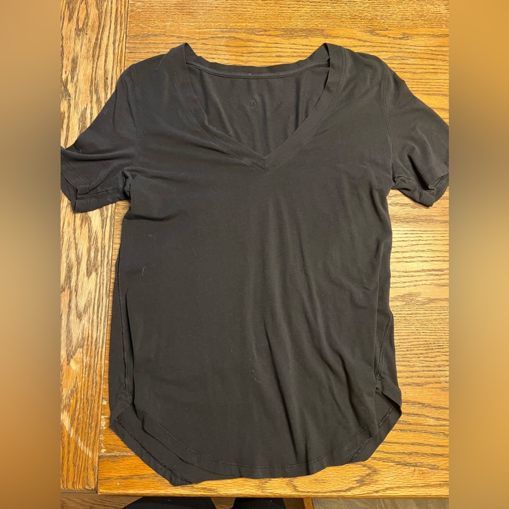 Lululemon v-neck T-shirt